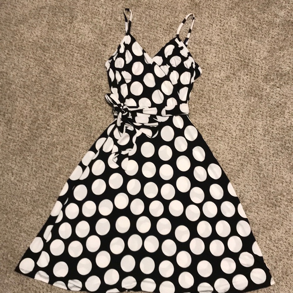EUC polka dot dress size M